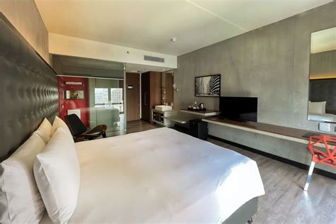 b hotel quezon city